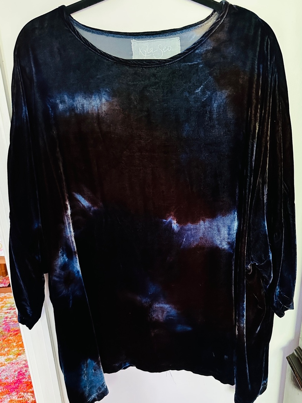 Women's Black Tie-Dye Velvet 3/4 Sleeve Top Kyla Seo